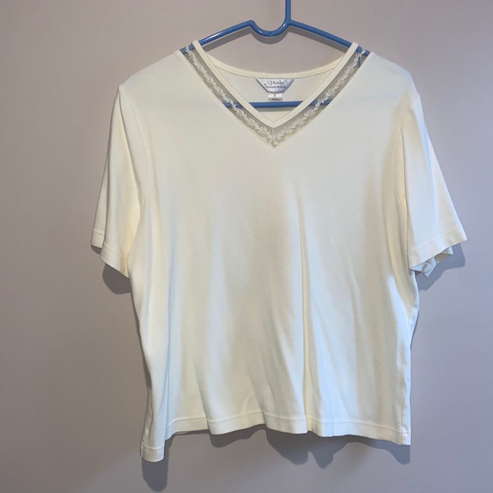 CJ Banks - short sleeve “fancy” t-shirt size X cream color
